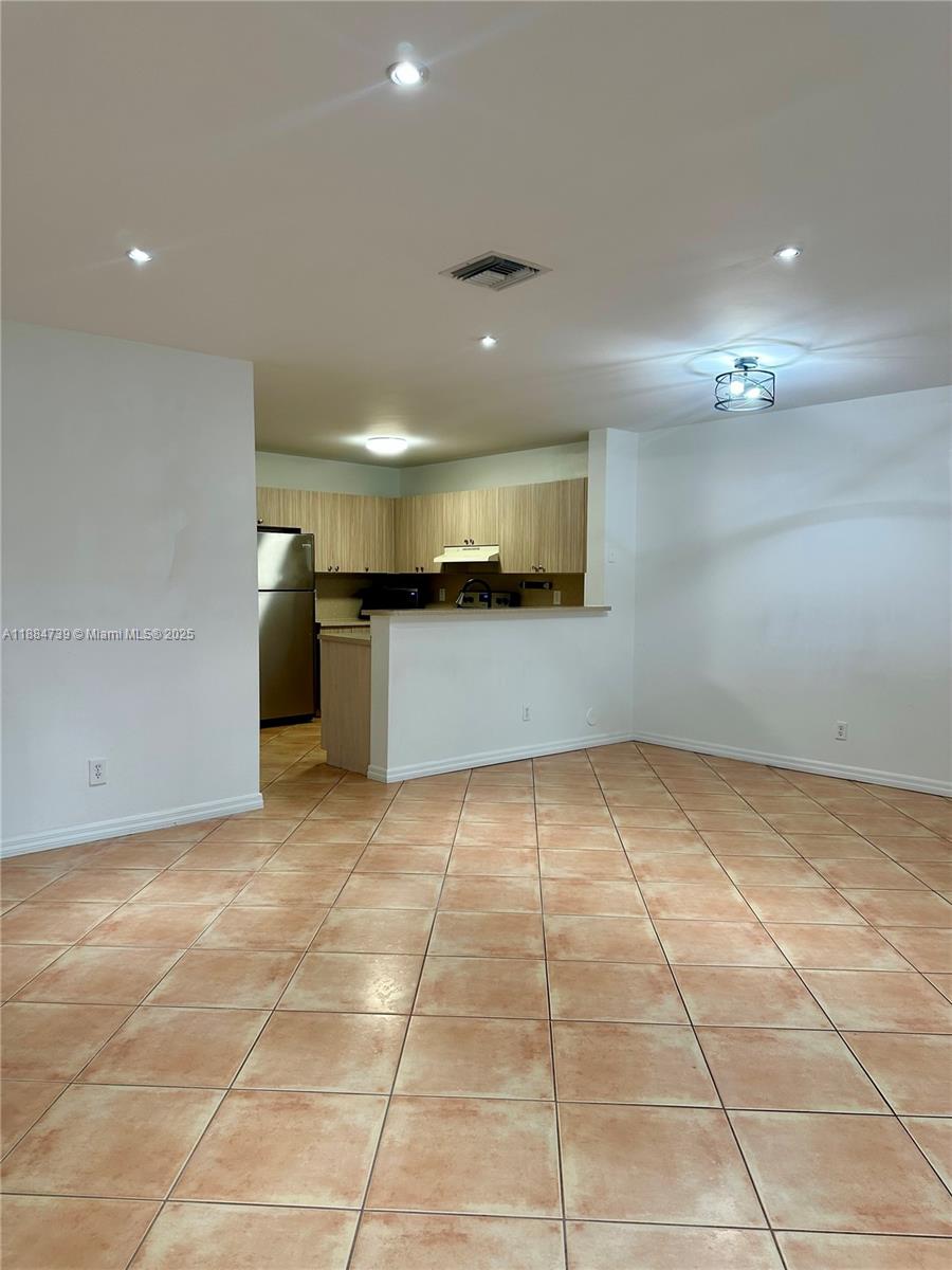 SOMERSET FOUR REPLAT - Residential Lease