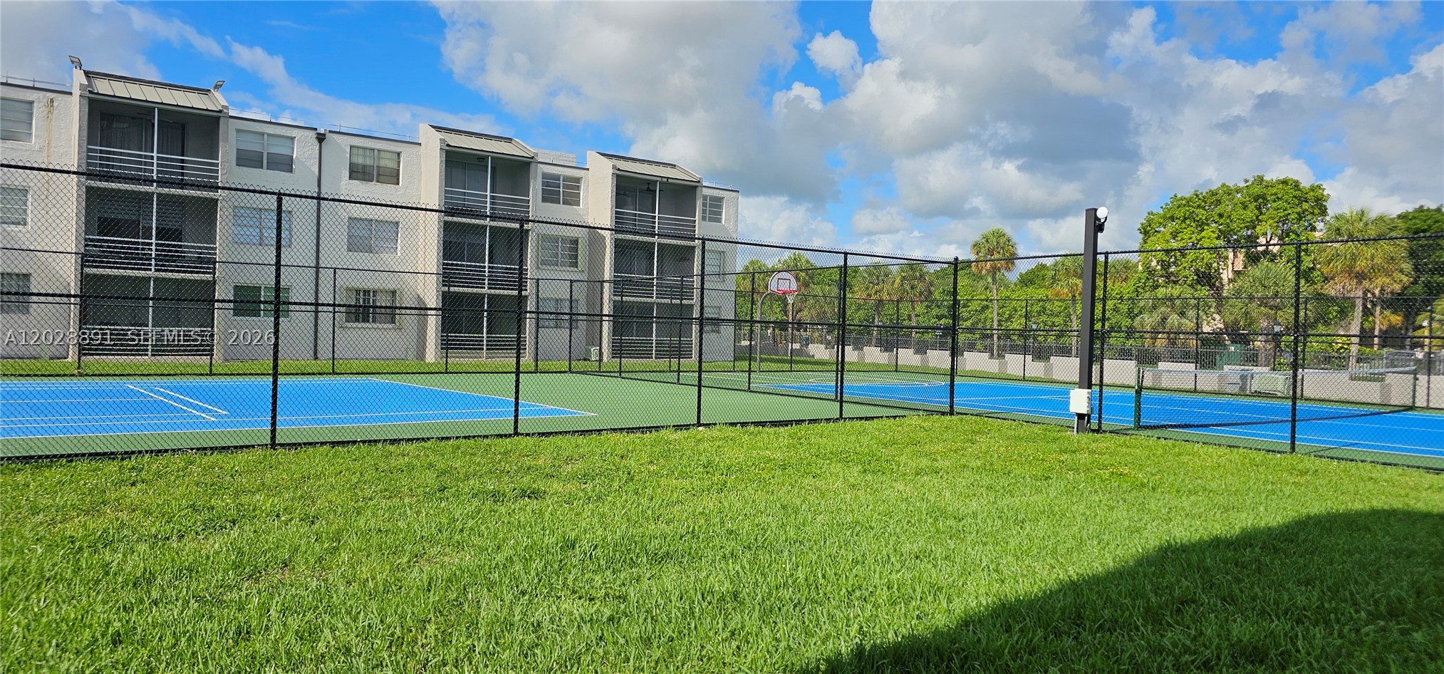 EL CONQUISTADOR NORTH CON - Residential