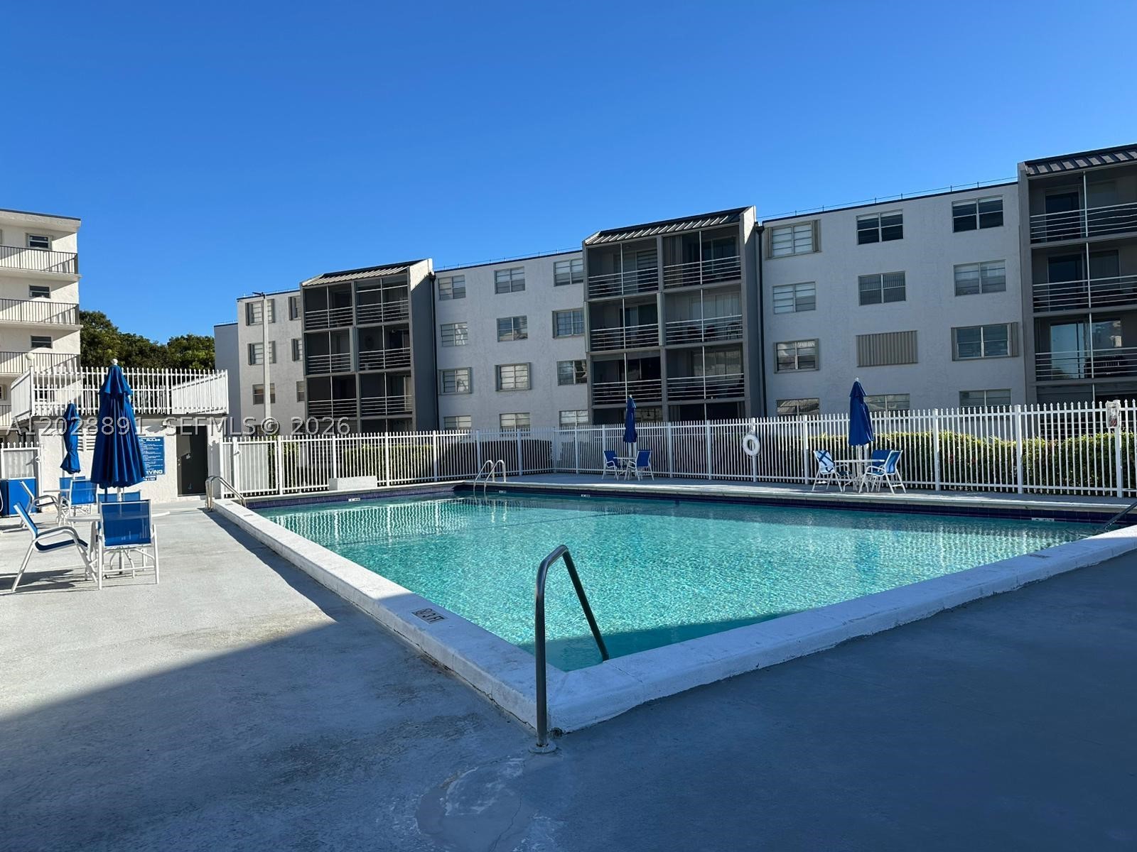 EL CONQUISTADOR NORTH CON - Residential