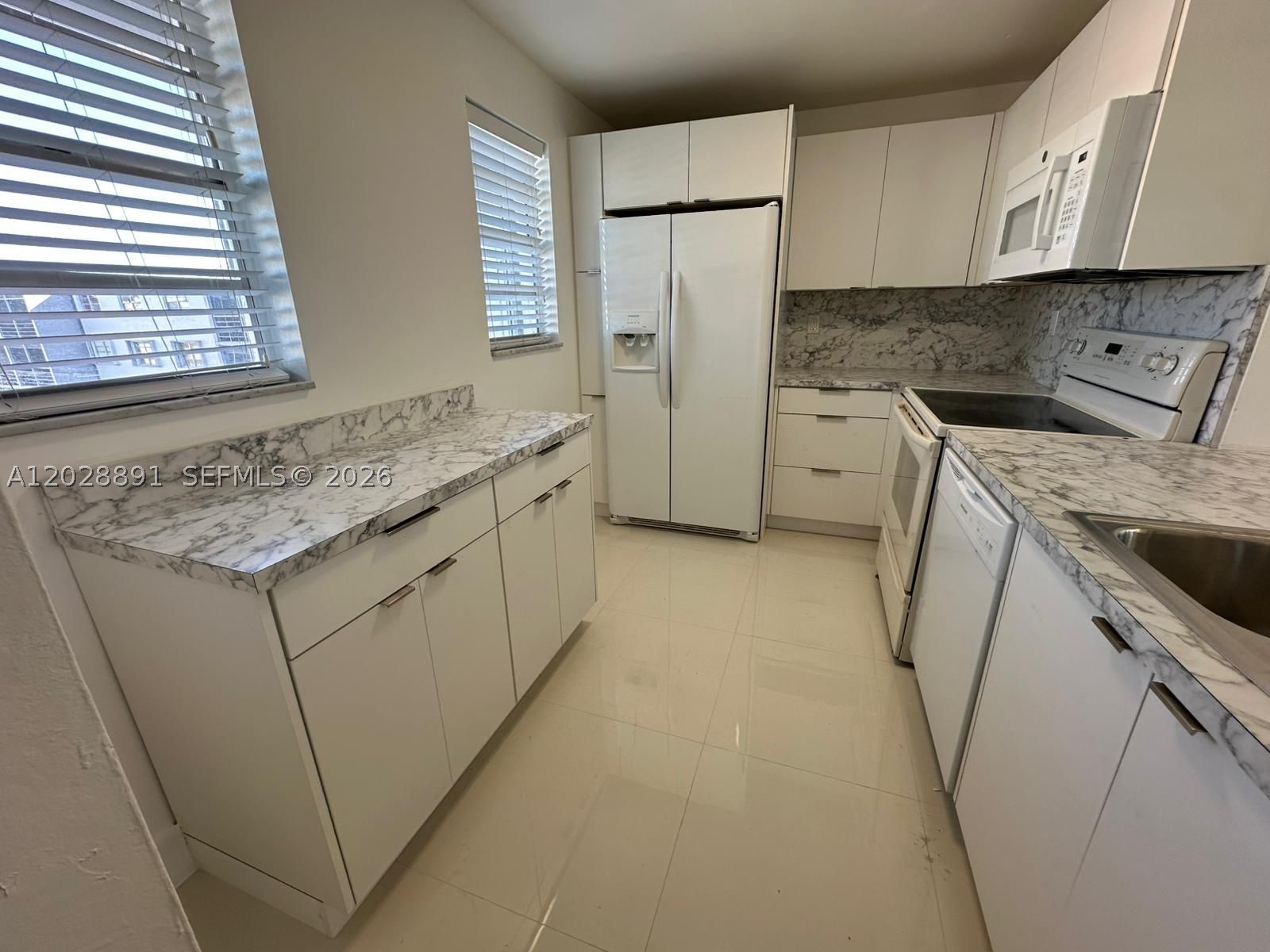 EL CONQUISTADOR NORTH CON - Residential