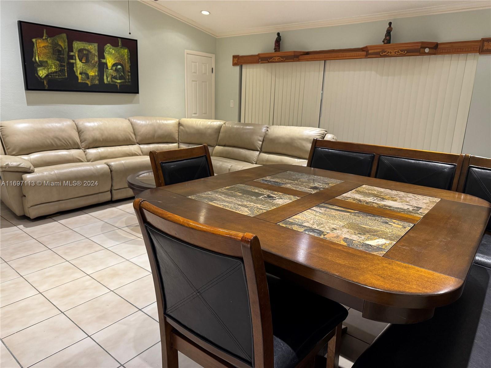 DEVON-AIRE VILLAS SEC 5 - Residential Lease