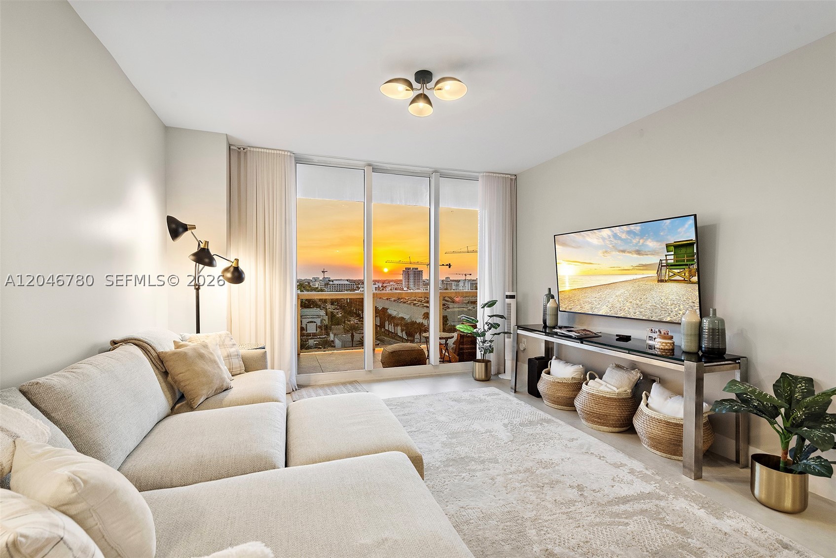 SOLIMAR CONDO - Residential