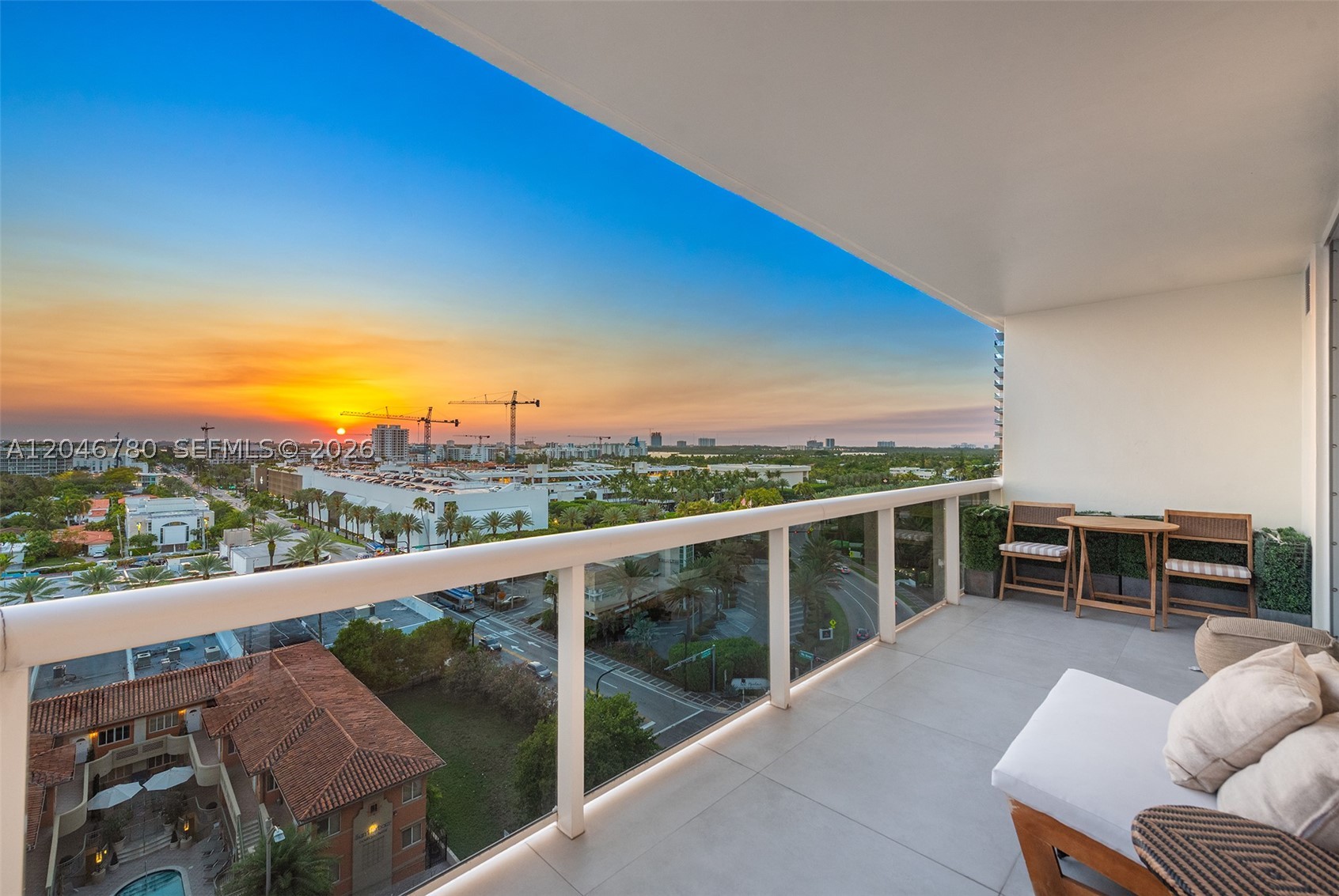 SOLIMAR CONDO - Residential