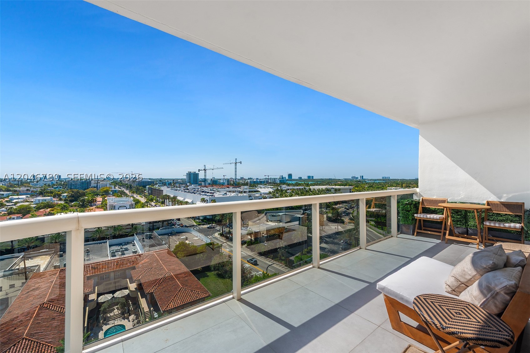 SOLIMAR CONDO - Residential