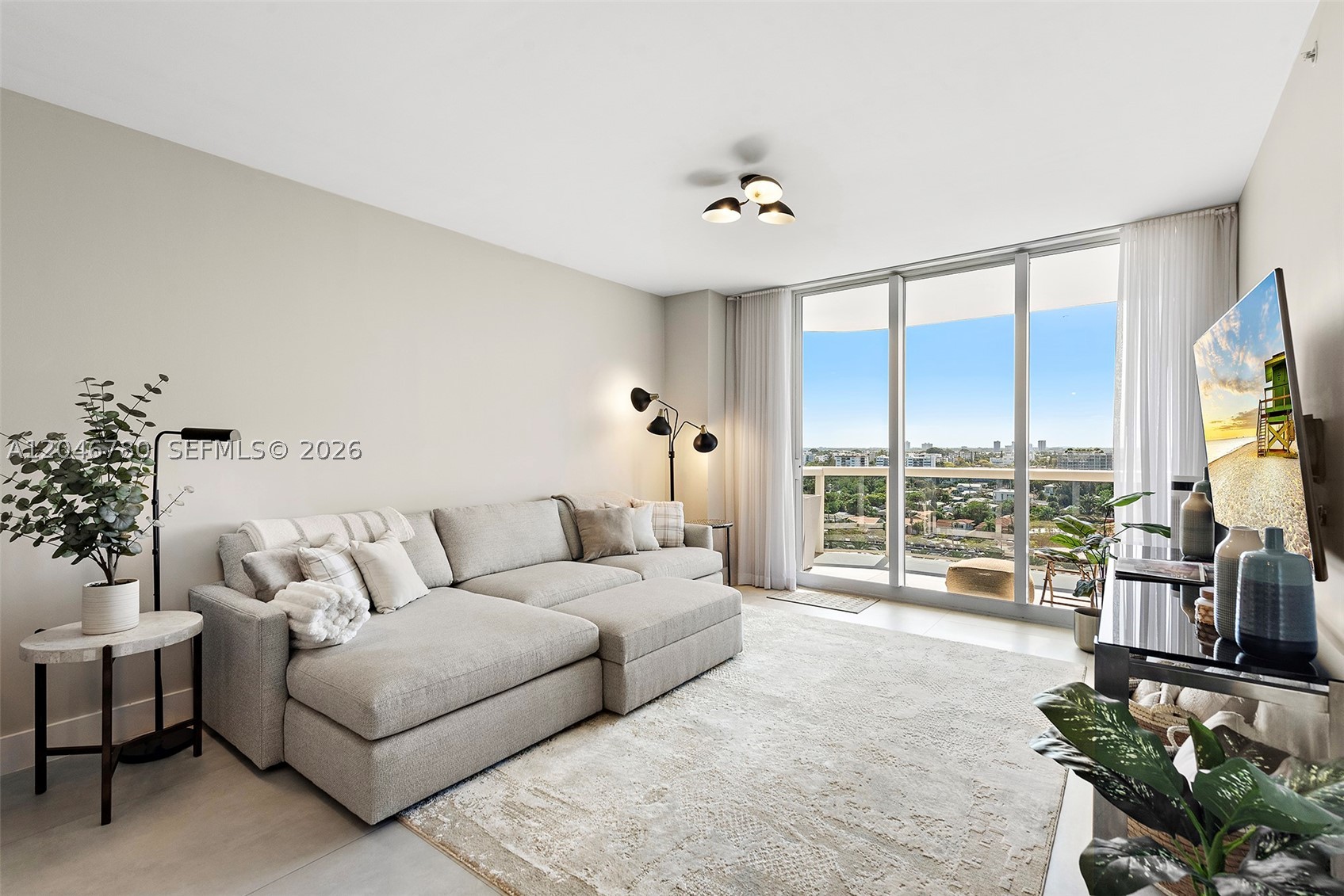 SOLIMAR CONDO - Residential