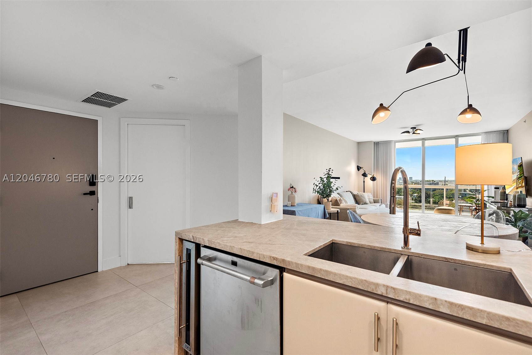 SOLIMAR CONDO - Residential