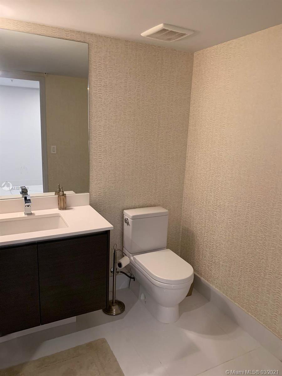 PARQUE TOWERS CONDO - Residential Lease