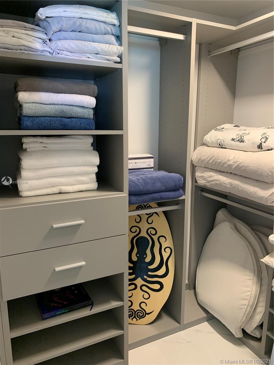 PARQUE TOWERS CONDO - Residential Lease