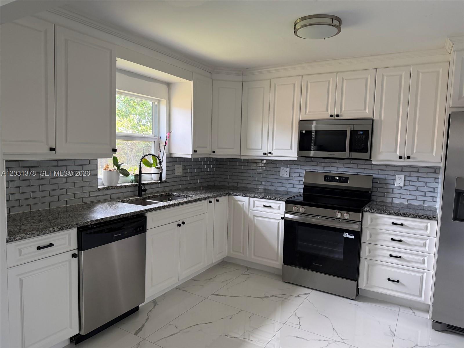 SANDALFOOT COVE SEC 11 - Residential