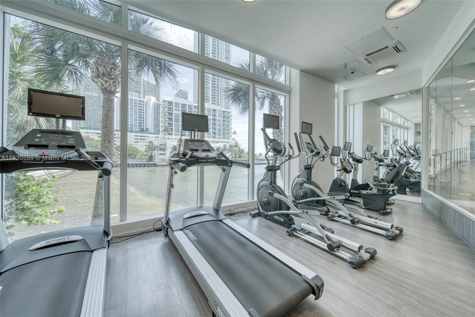 THE CRIMSON CONDO - Residential