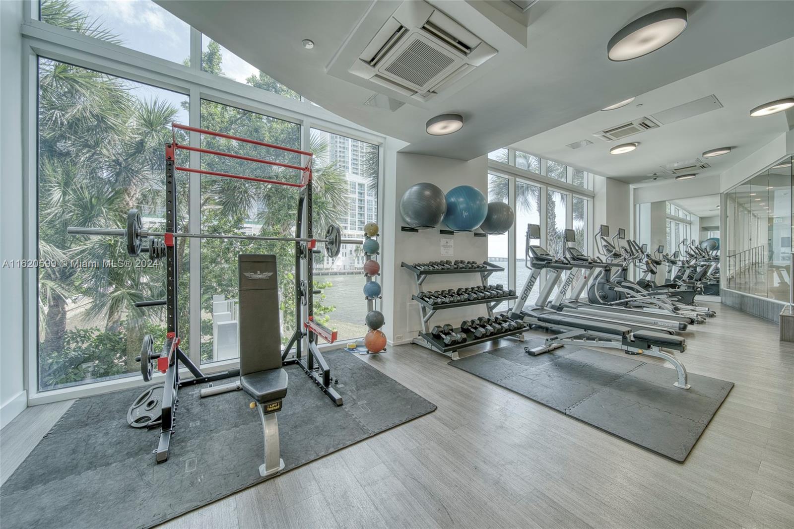 THE CRIMSON CONDO - Residential