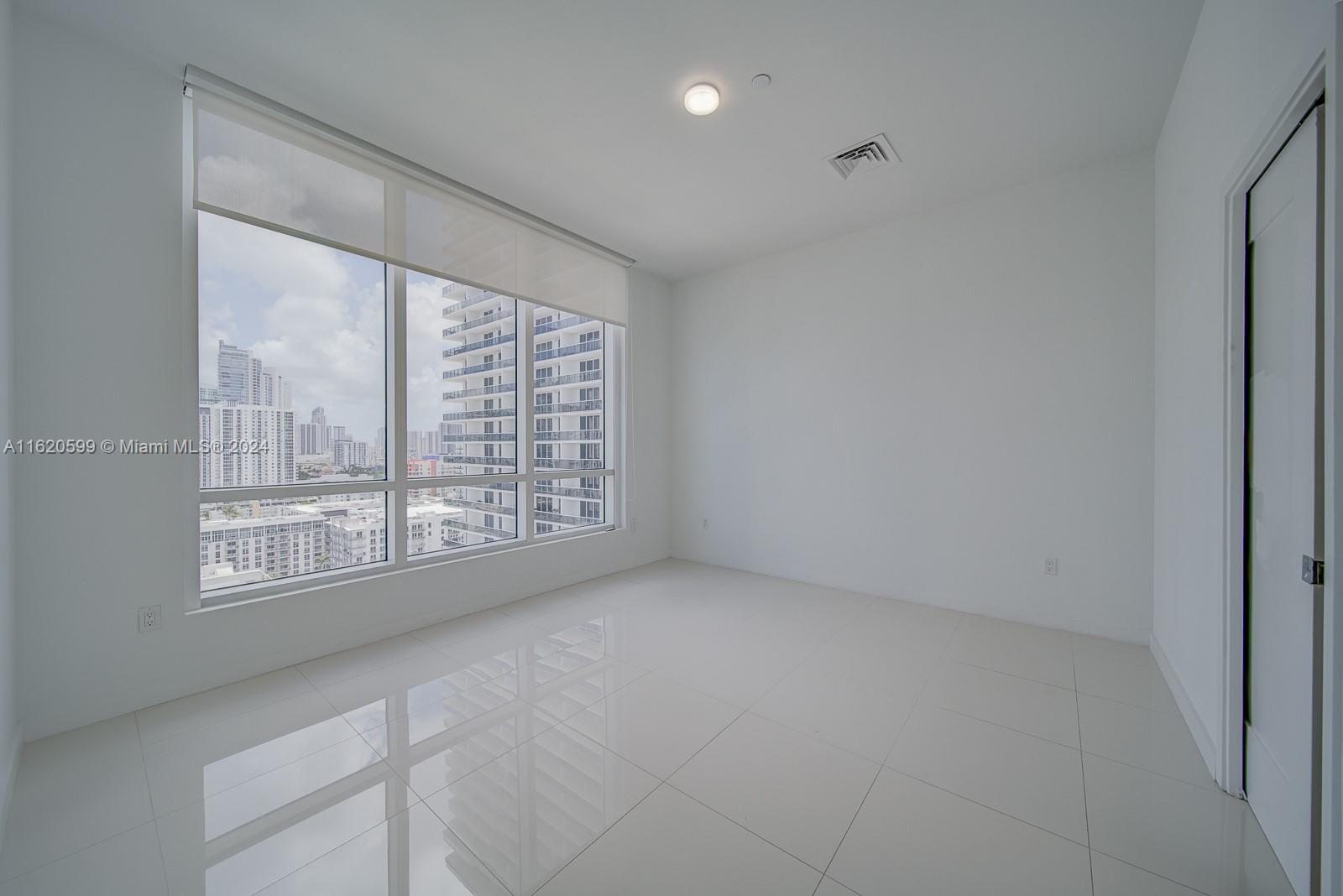 THE CRIMSON CONDO - Residential