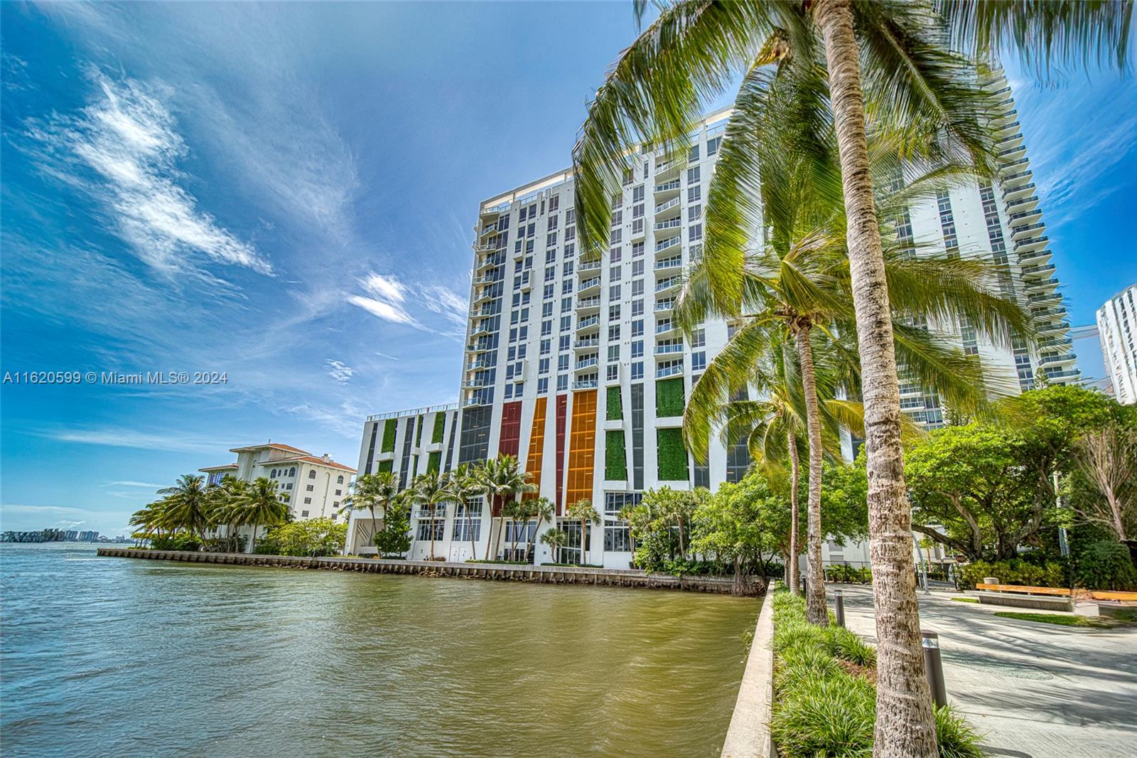 THE CRIMSON CONDO - Residential