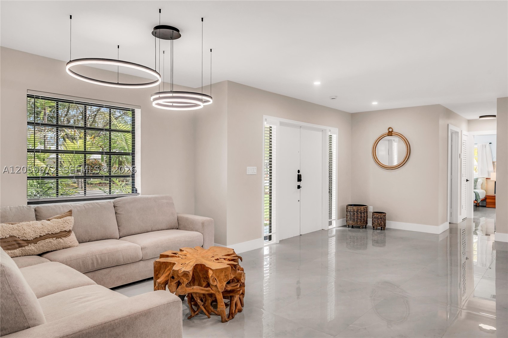 MIRROR LAKE ESTATES SEC T - Residential Lease