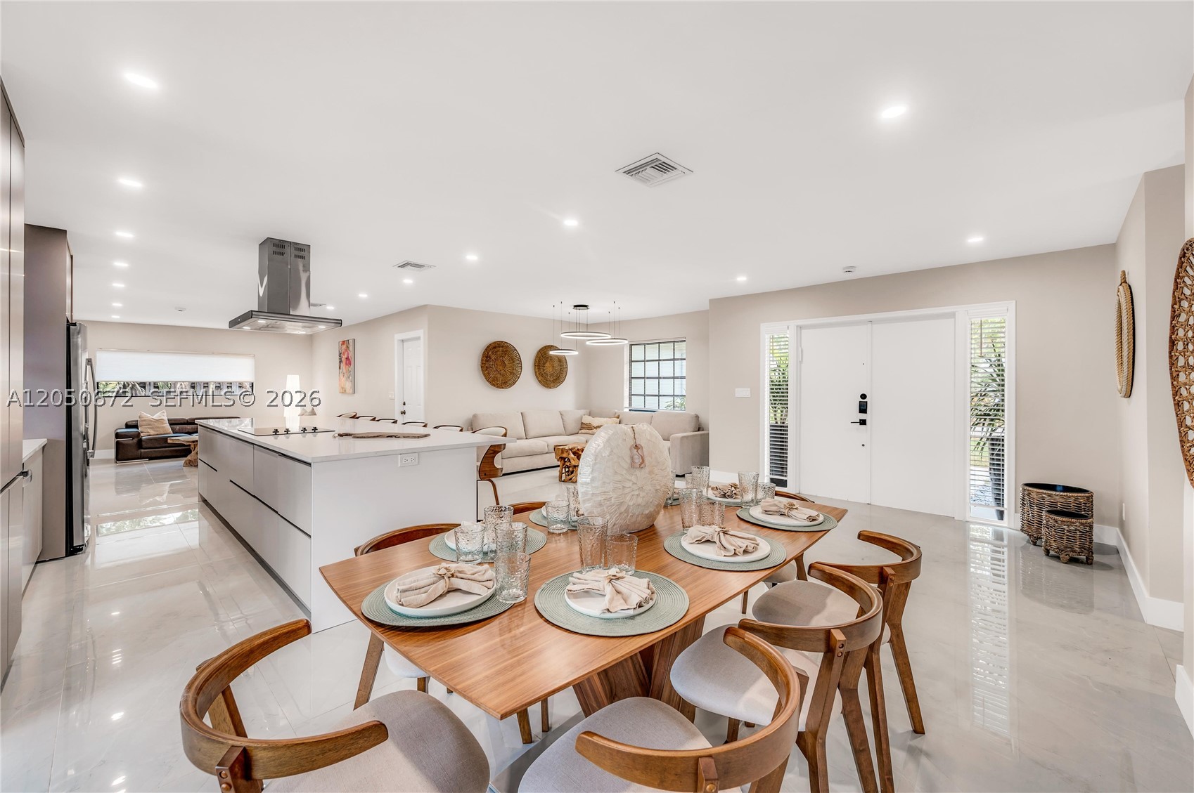 MIRROR LAKE ESTATES SEC T - Residential Lease