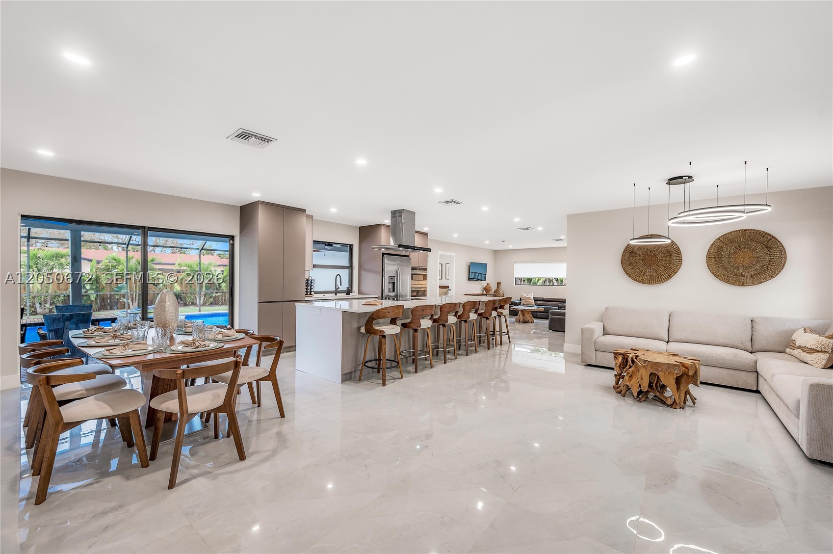 MIRROR LAKE ESTATES SEC T - Residential Lease
