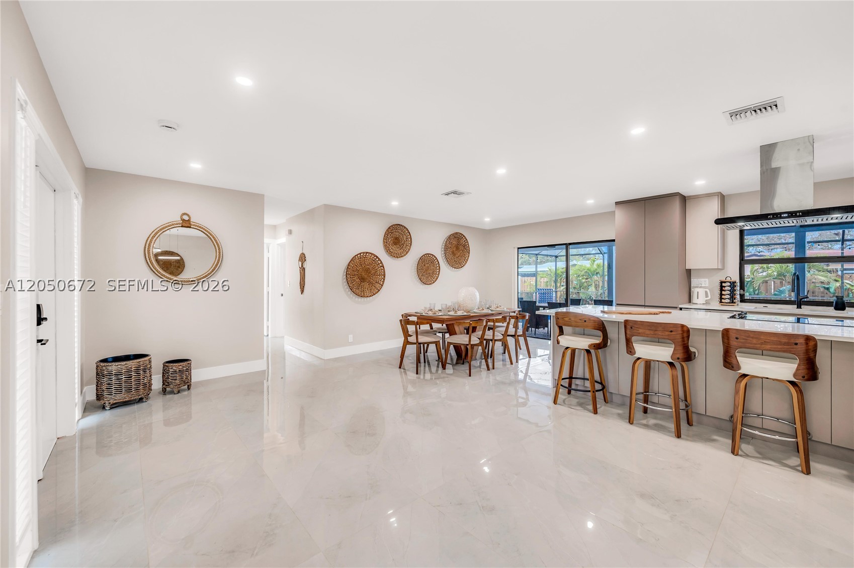 MIRROR LAKE ESTATES SEC T - Residential Lease