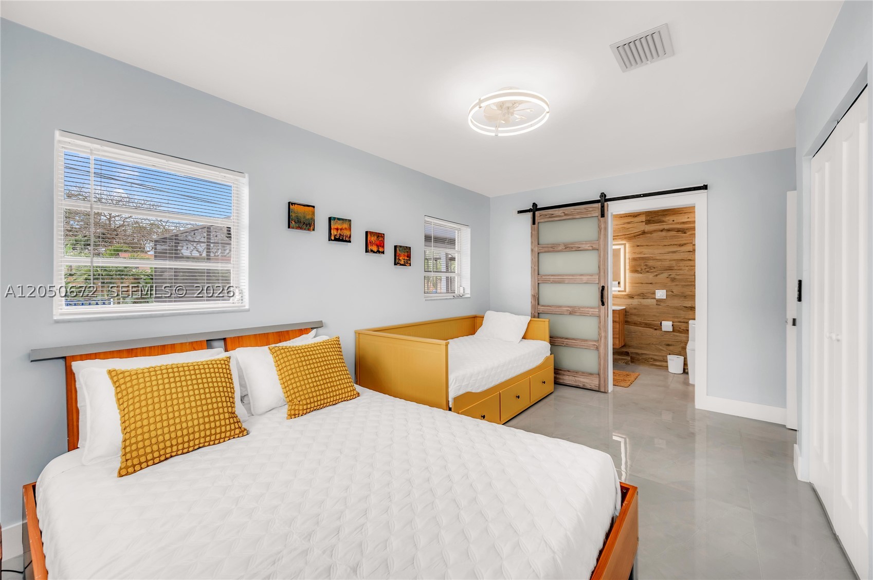MIRROR LAKE ESTATES SEC T - Residential Lease