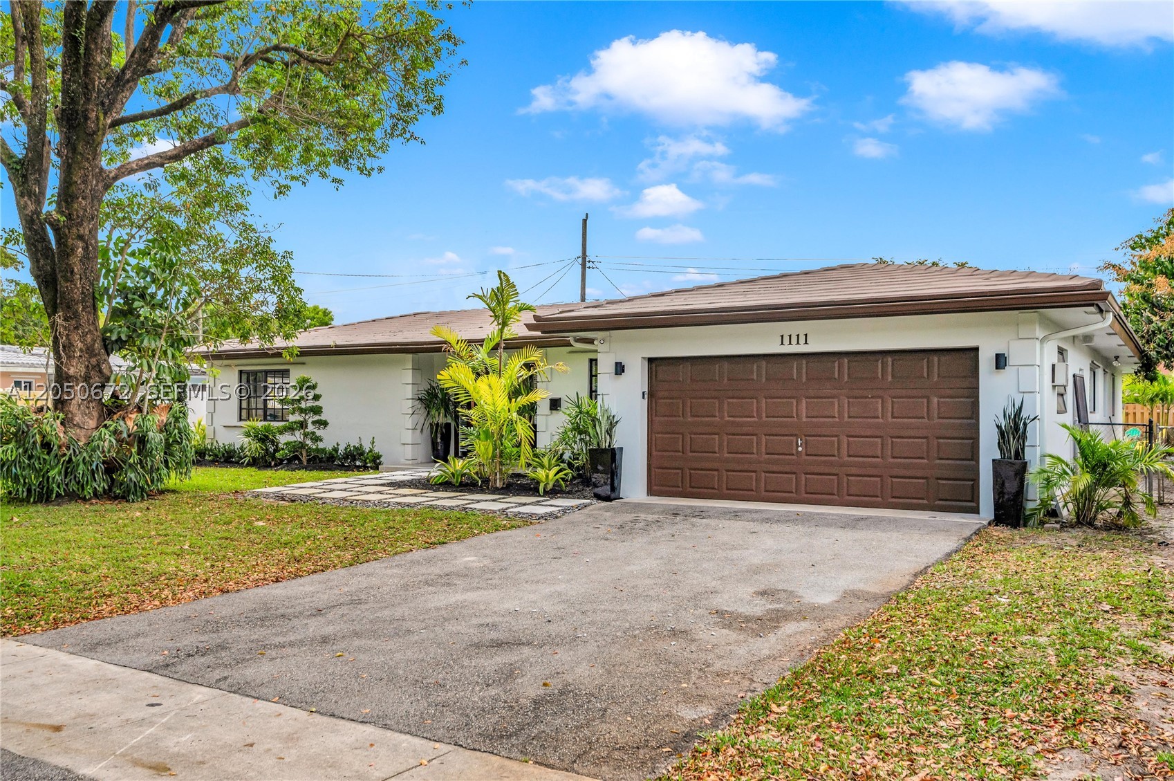 MIRROR LAKE ESTATES SEC T - Residential Lease