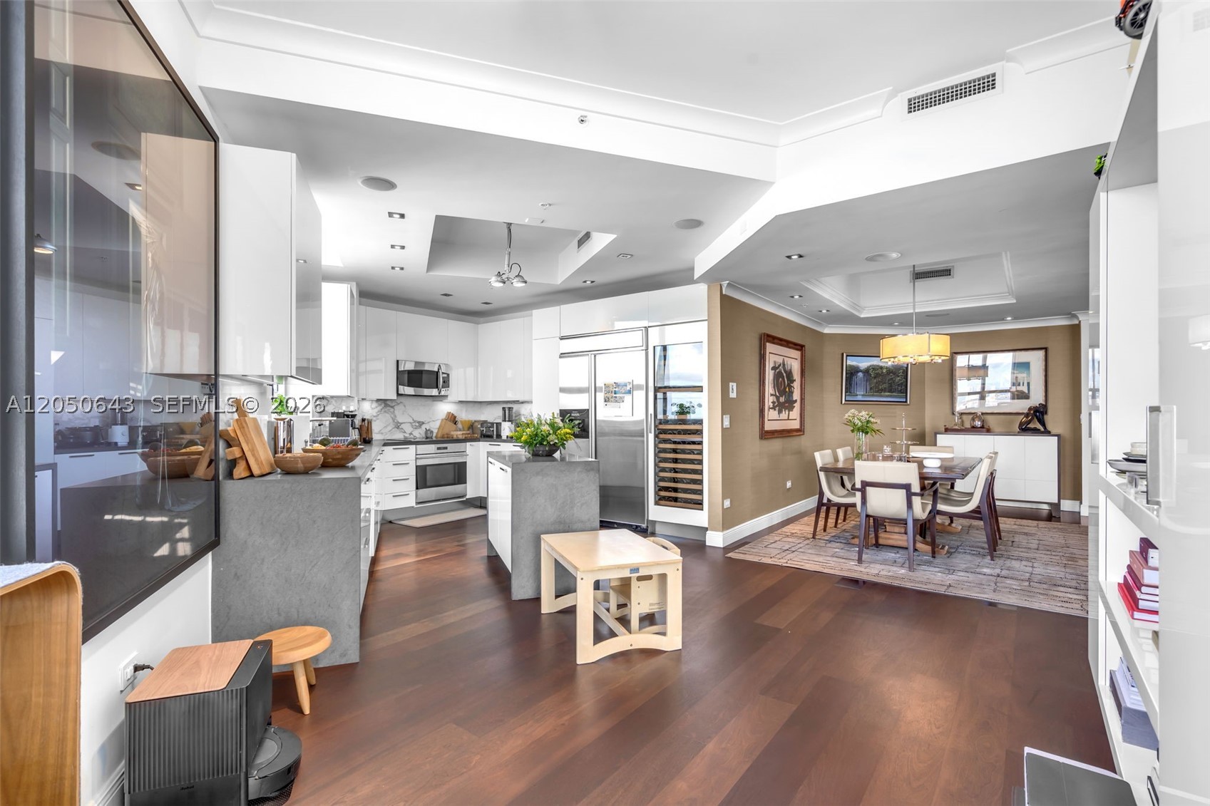 THREE TEQUESTA POINT COND - Residential