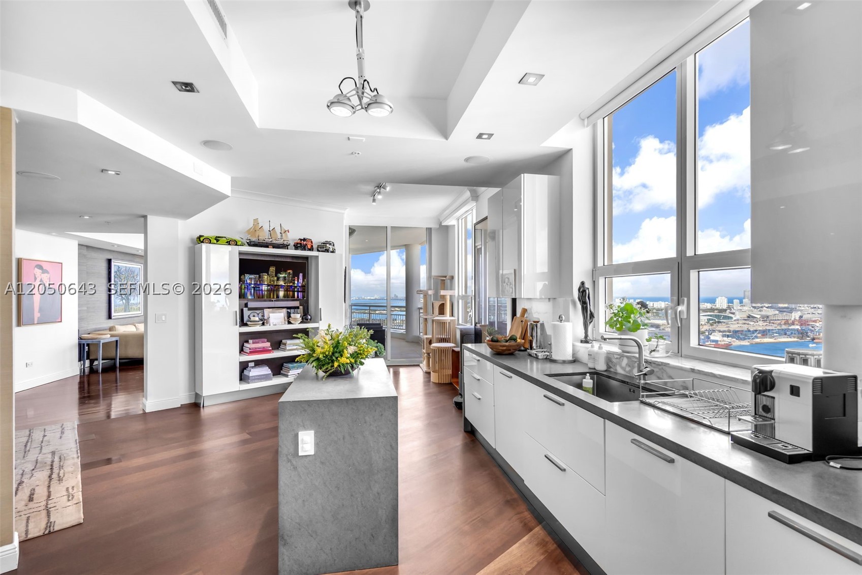 THREE TEQUESTA POINT COND - Residential