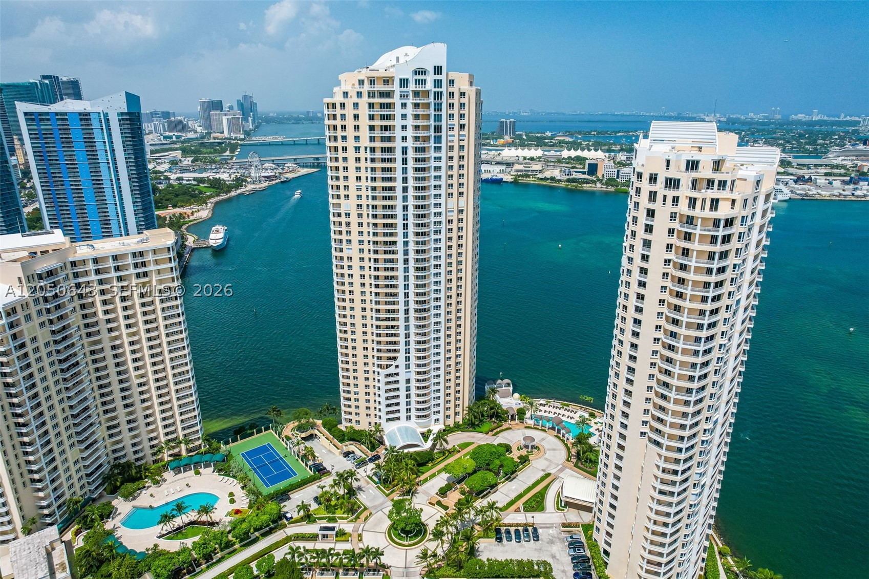 THREE TEQUESTA POINT COND - Residential