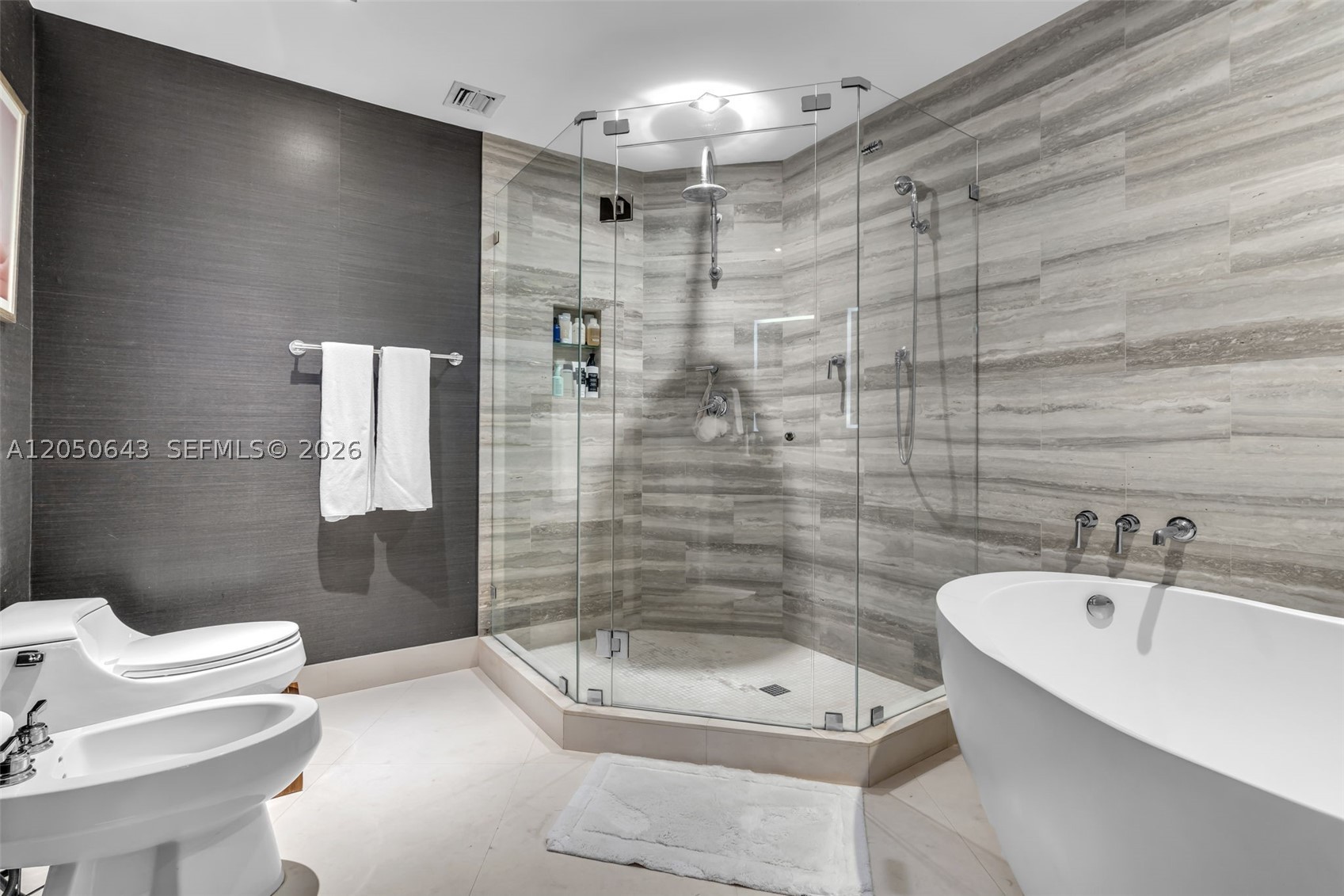 THREE TEQUESTA POINT COND - Residential