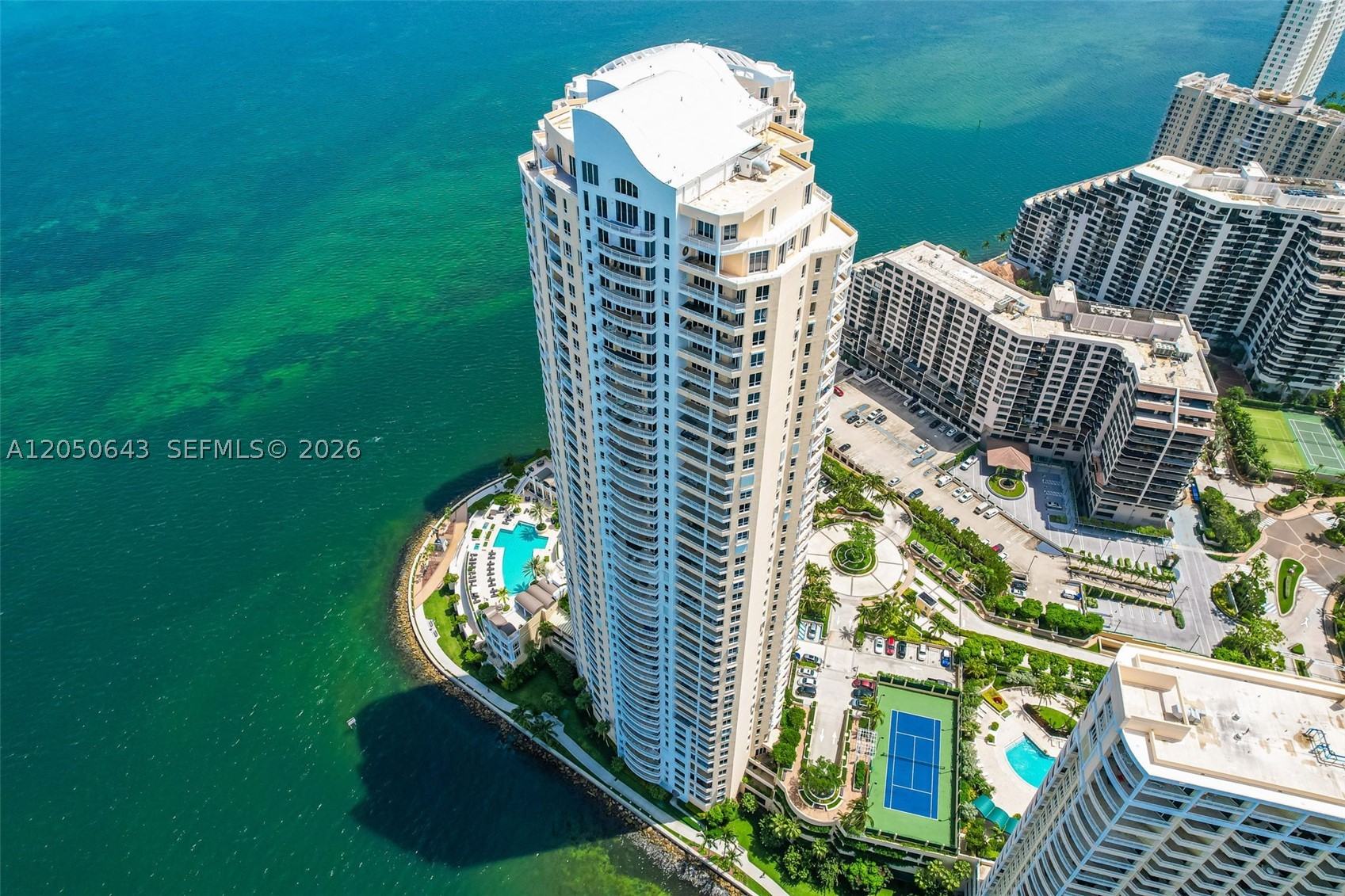 THREE TEQUESTA POINT COND - Residential