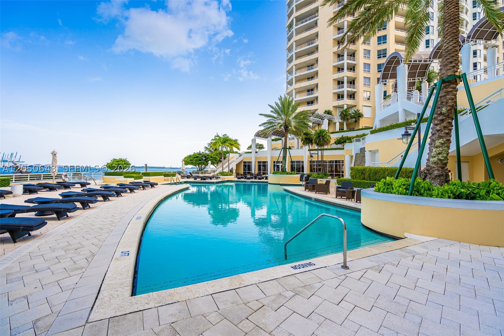 THREE TEQUESTA POINT COND - Residential