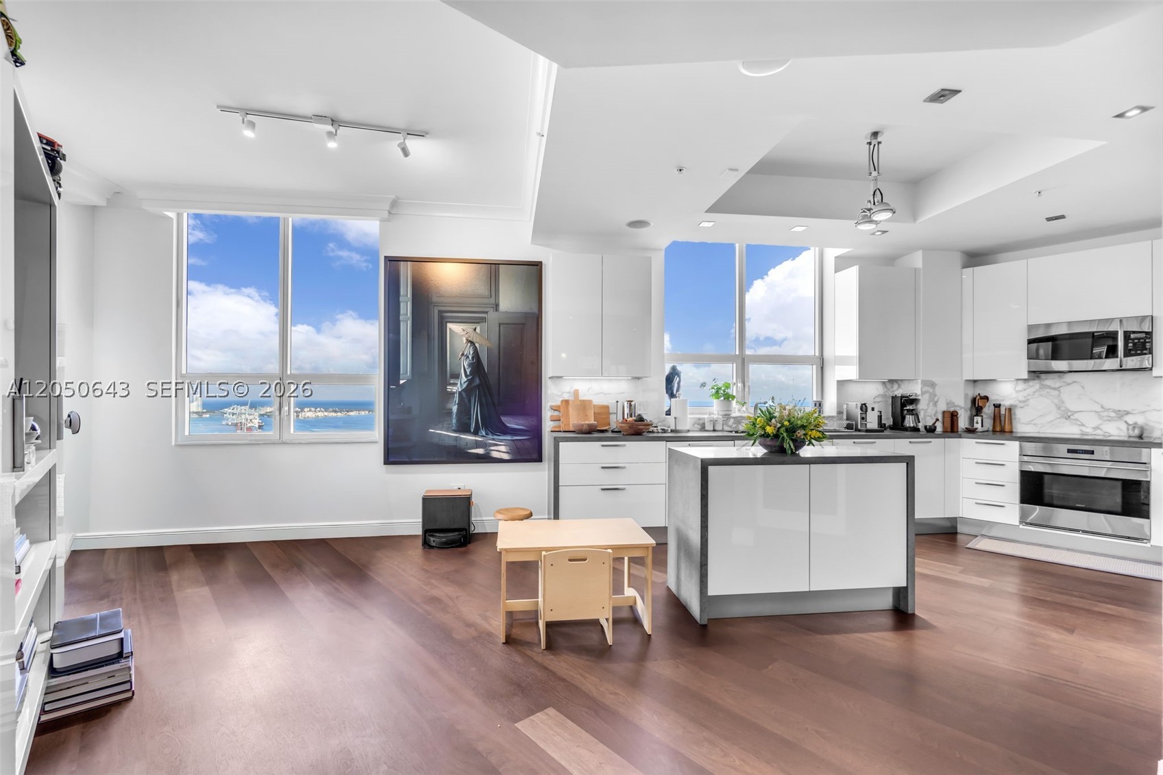 THREE TEQUESTA POINT COND - Residential