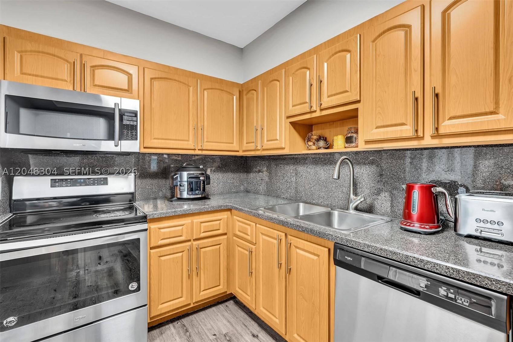 BONAVISTA CONDO - Residential Lease