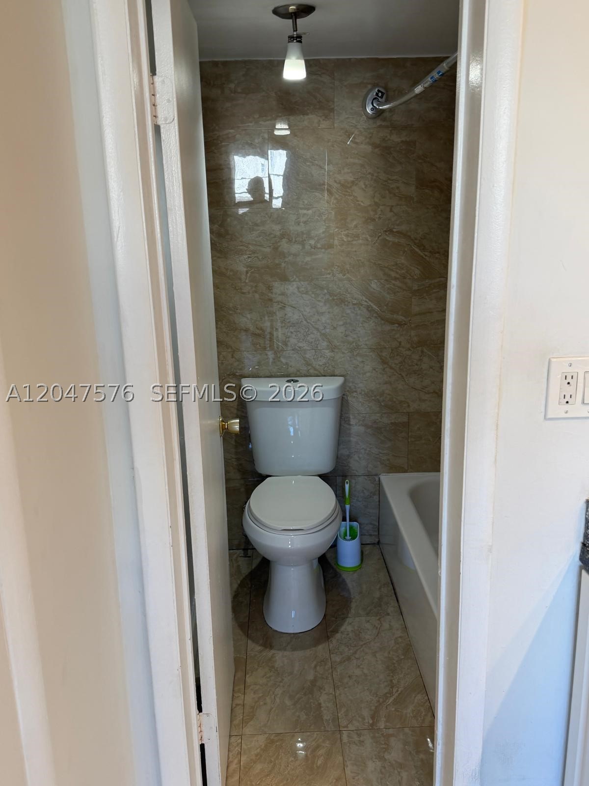 LISETTE CONDO - Residential Lease