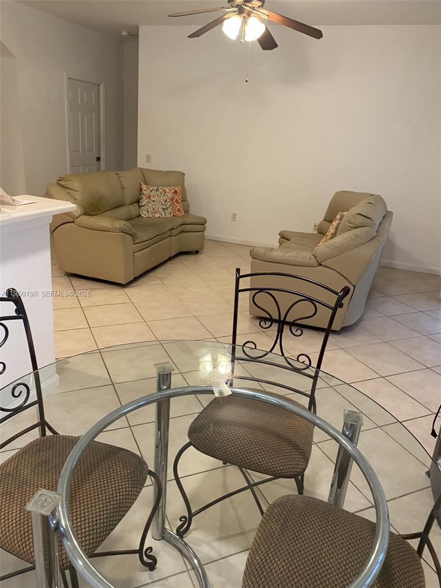 MARIPOSA POINTE AT WESTON - Residential