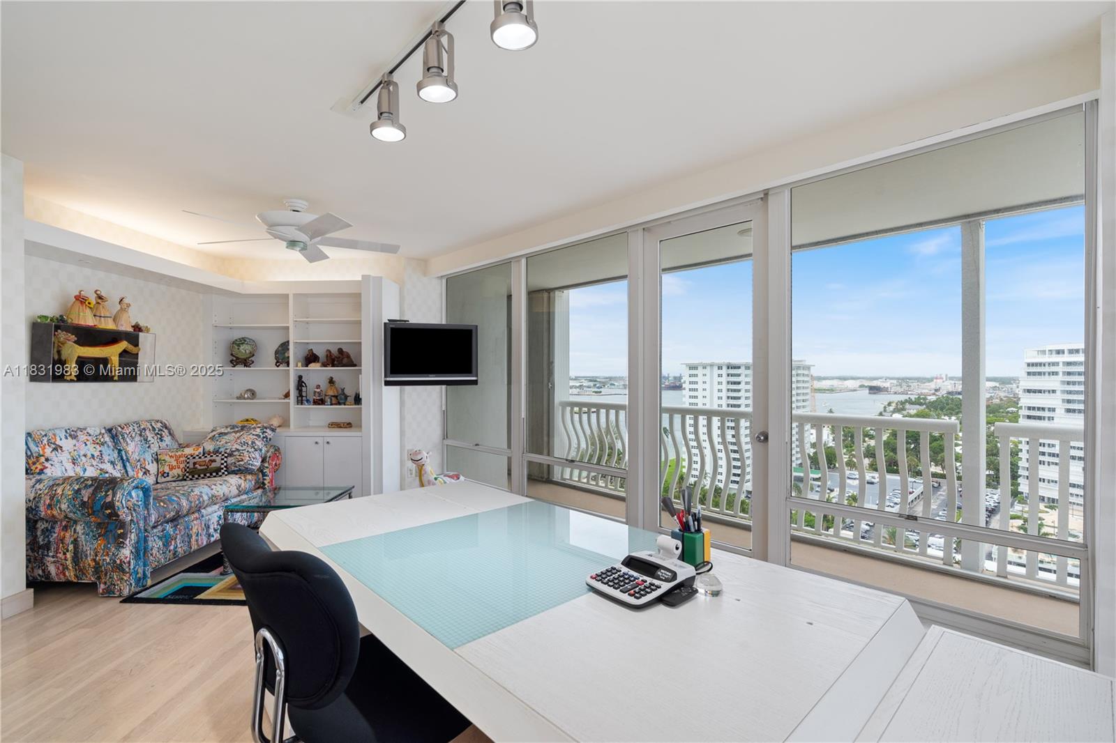 POINT OF AMERICAS - Residential