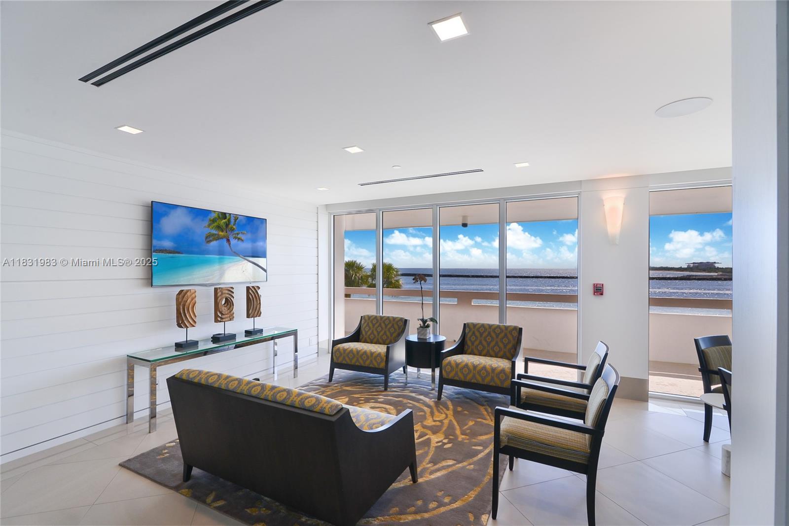 POINT OF AMERICAS - Residential
