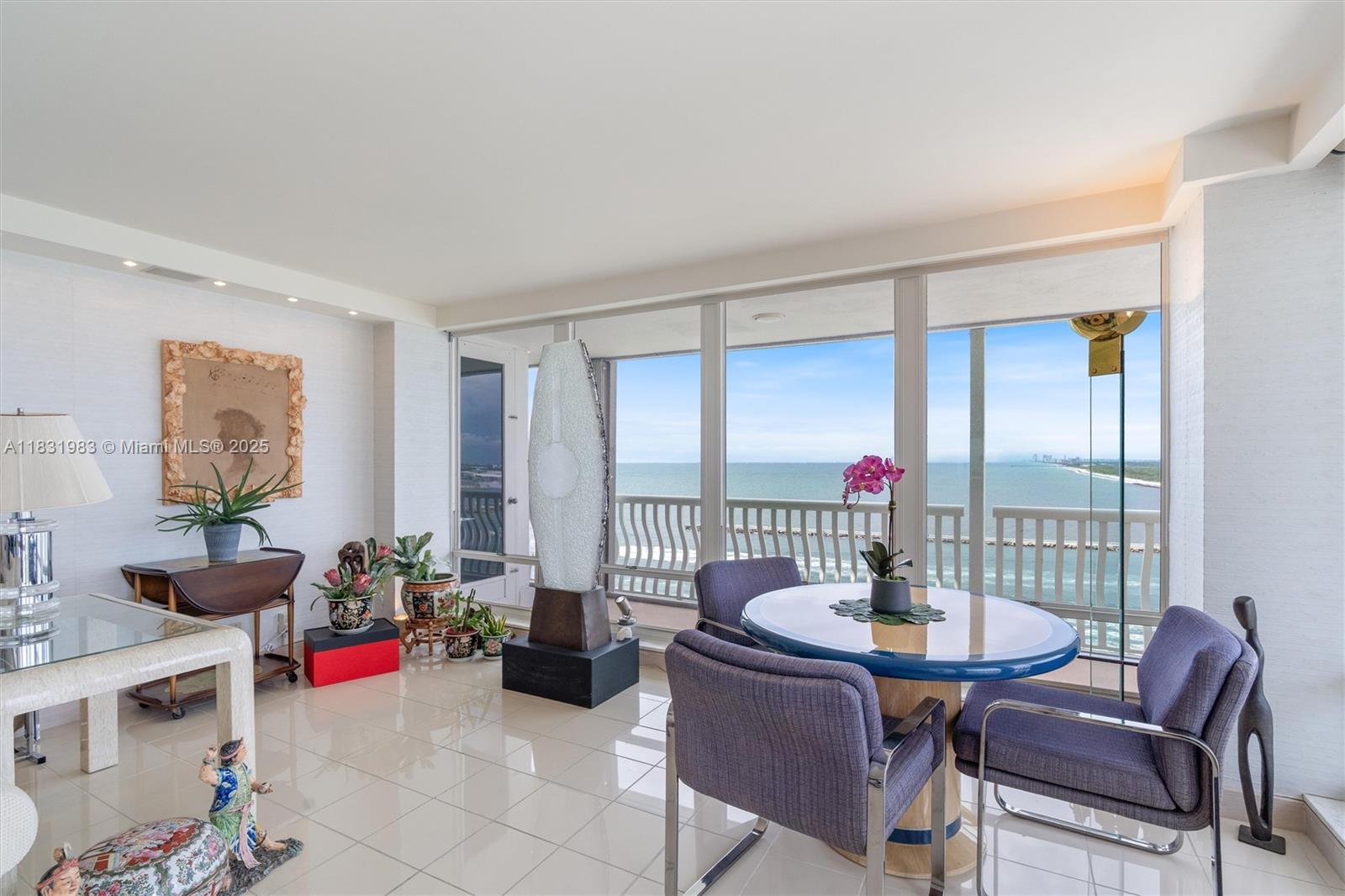 POINT OF AMERICAS - Residential