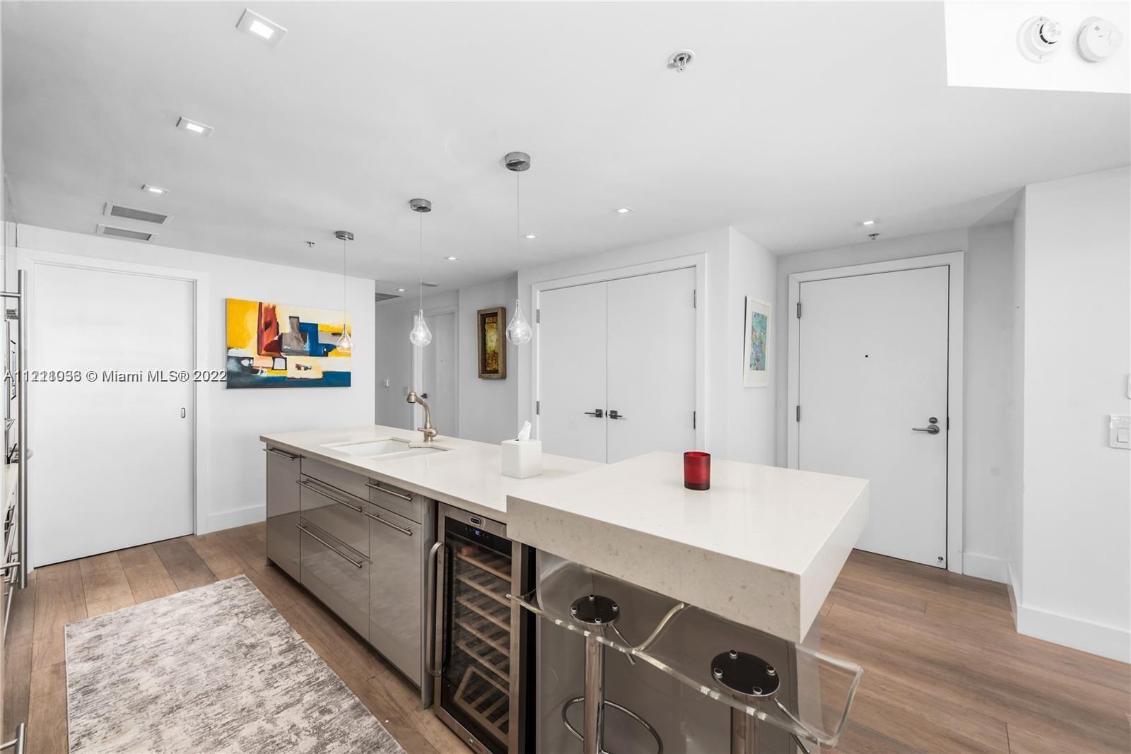 MOSAIC ON MIAMI BEACH CON - Residential Lease