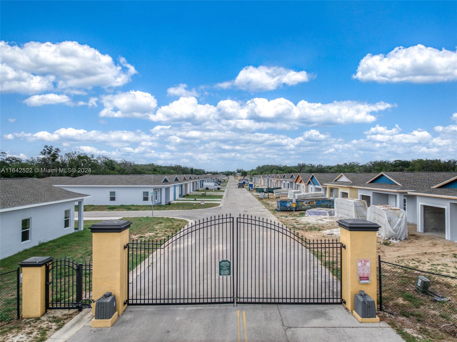 Las Villas at Kenilworth - Residential