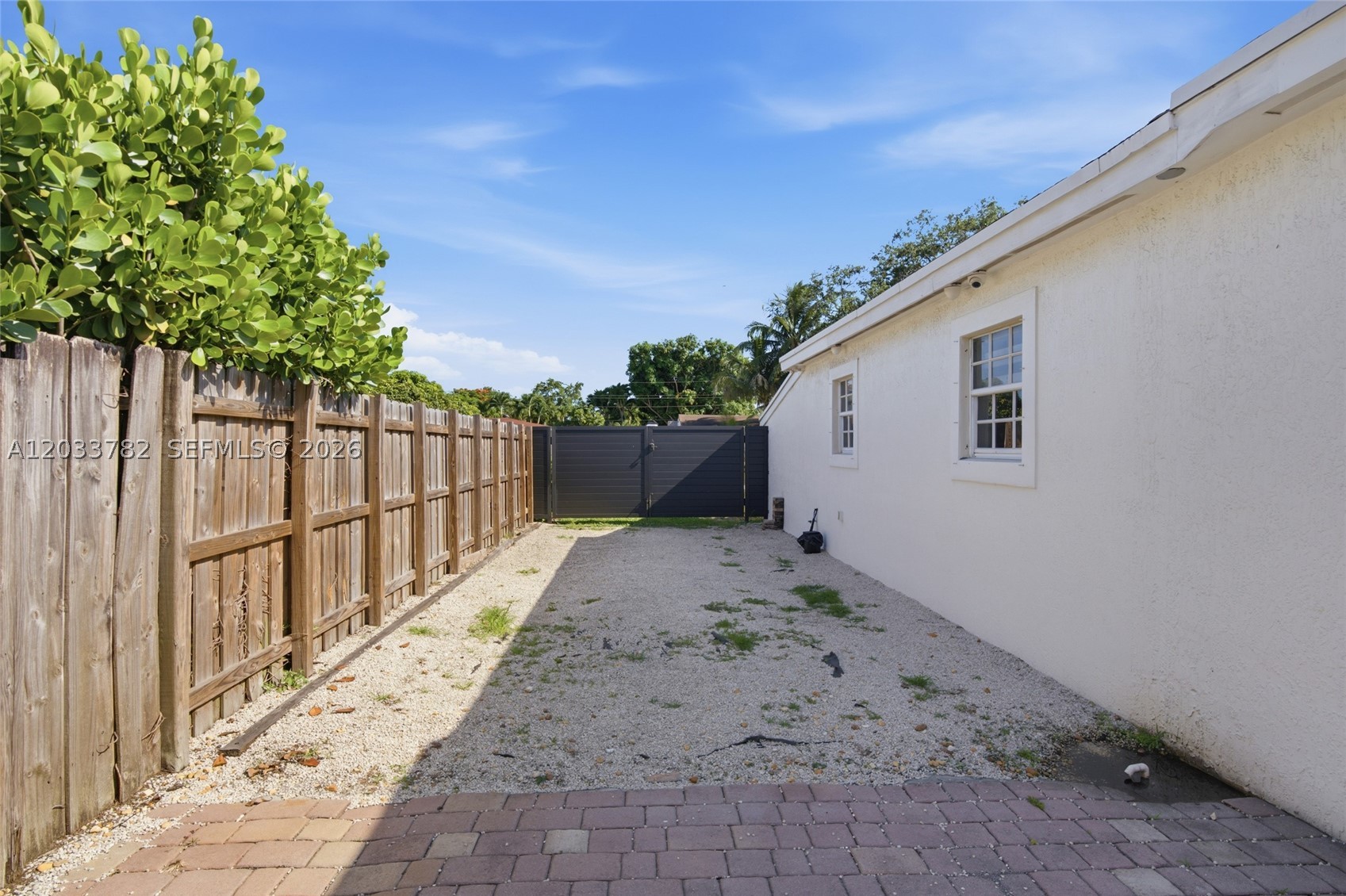 PEMBROKE RANCHES - Residential