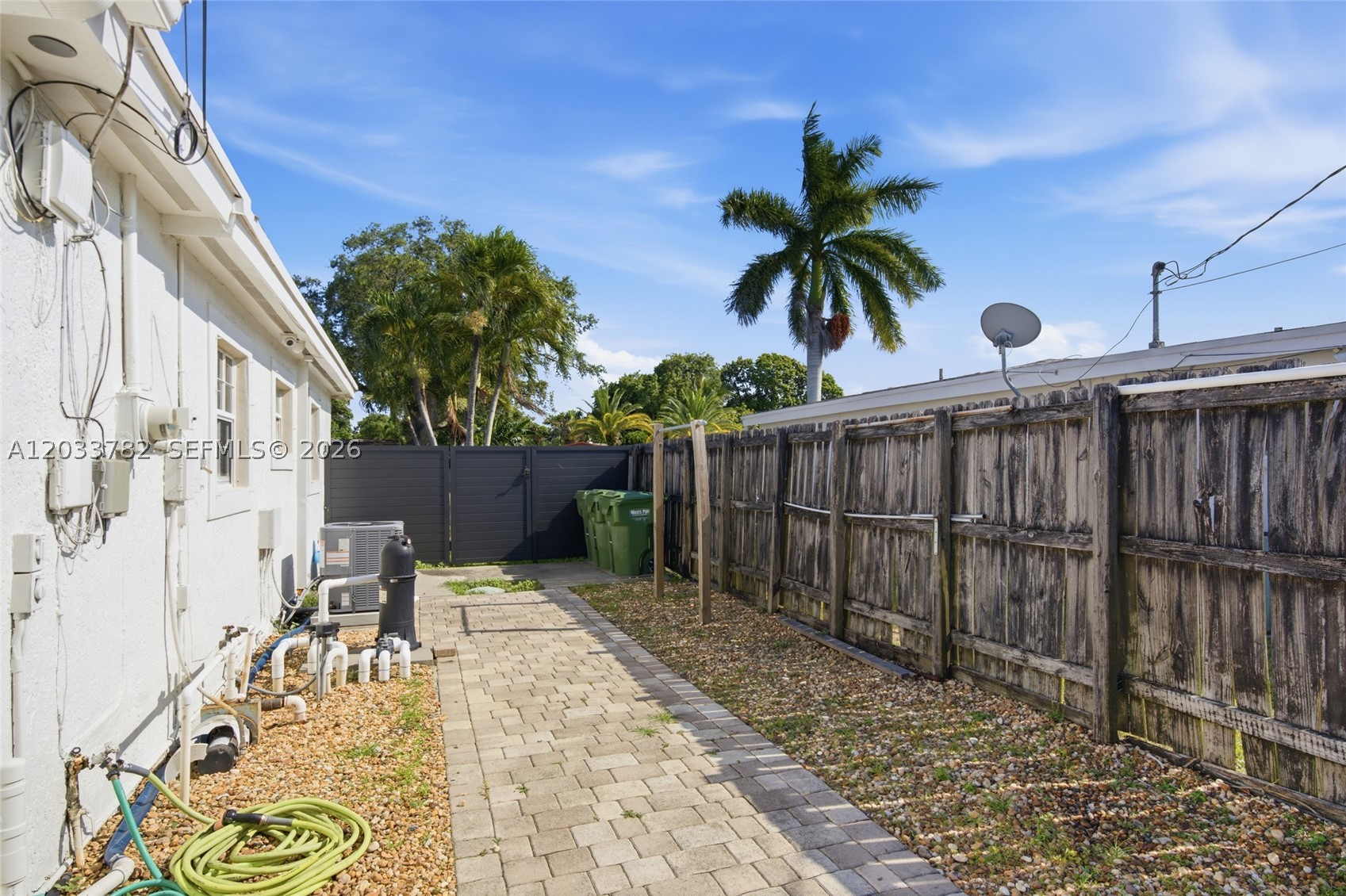 PEMBROKE RANCHES - Residential