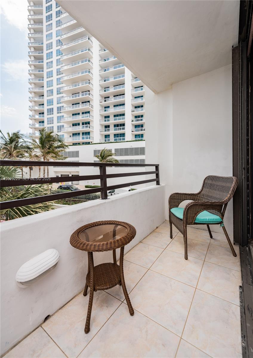 ALEXANDER TOWERS CONDO - Residential Lease
