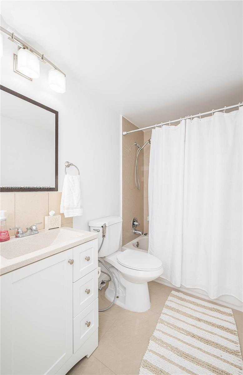 ALEXANDER TOWERS CONDO - Residential Lease