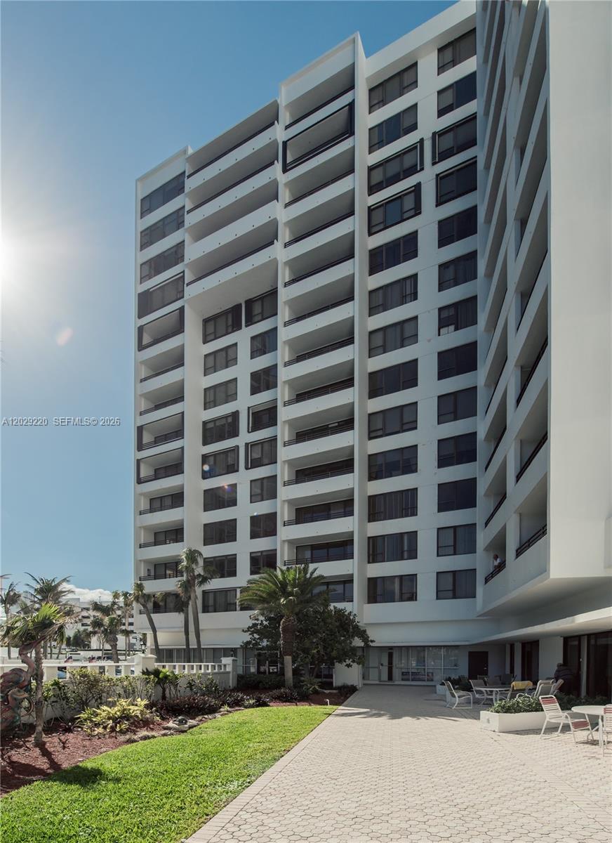 ALEXANDER TOWERS CONDO - Residential Lease