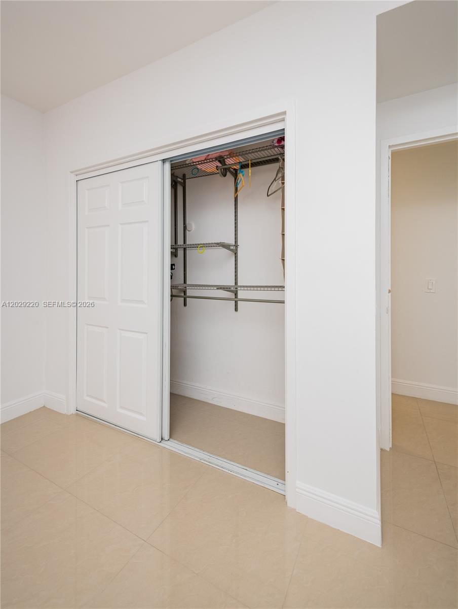 ALEXANDER TOWERS CONDO - Residential Lease