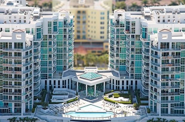 Experience MODERN LUXURY in this Beautiful 2/2 condo w/split floor plan in  Boutique Waterfront Condo with travertine floors, large balcony, SS appliances, granite countertops, Washer & Dryer,5 stars amenities such as pool, jacuzzi, kids play area, gym, sauna,massage rooms, conference room, 24/7 security, valet and Marina (boat slips for rent upon availability), storage, 2 COVERED DEEDED PARKINGS ! Perfect location, close to stores ,restaurants,the Aventura Mall and walking distance to Aventura Charter School. CONVENTIONAL FINANCING w/5% DOWN ONLY !! 
FANNIE MAE APPROVED CONDO​​‌​​​​‌​‌​​​‌‌​​​‌‌‌​​‌​​‌‌​​​​ !!