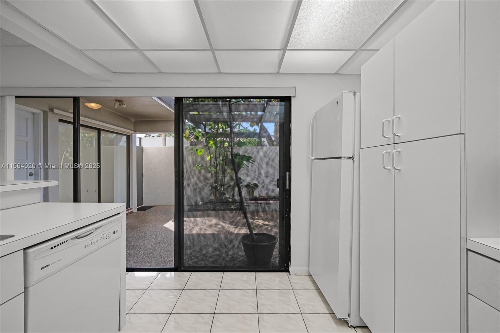 OASIS CONDO NO 3 - Residential Lease