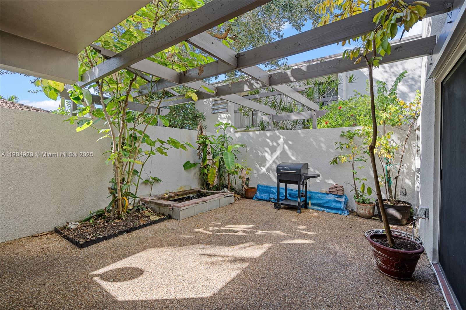 OASIS CONDO NO 3 - Residential Lease