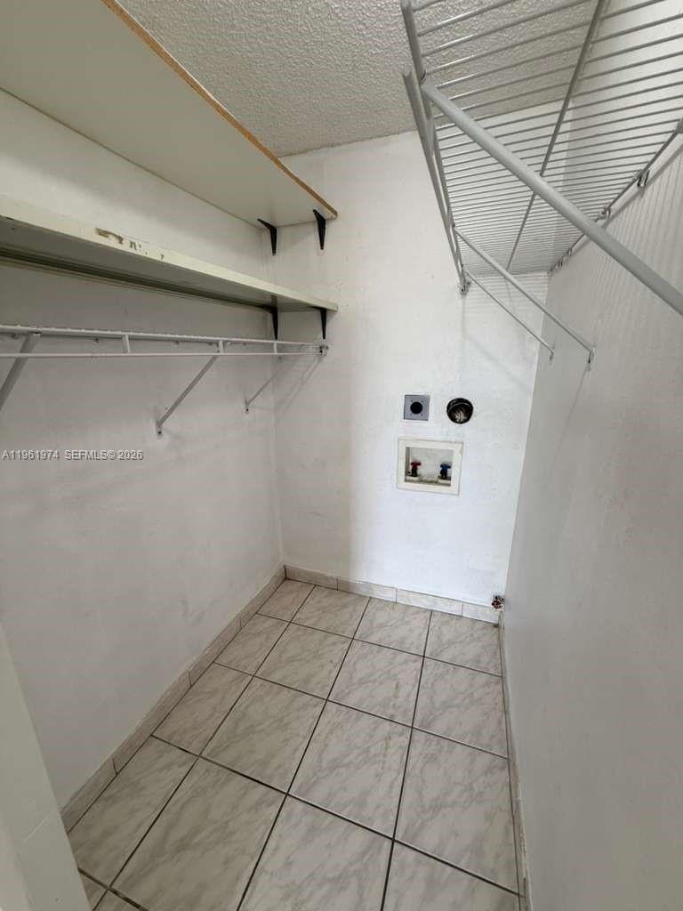 SUNSET VILLAS PHASE II CO - Residential Lease