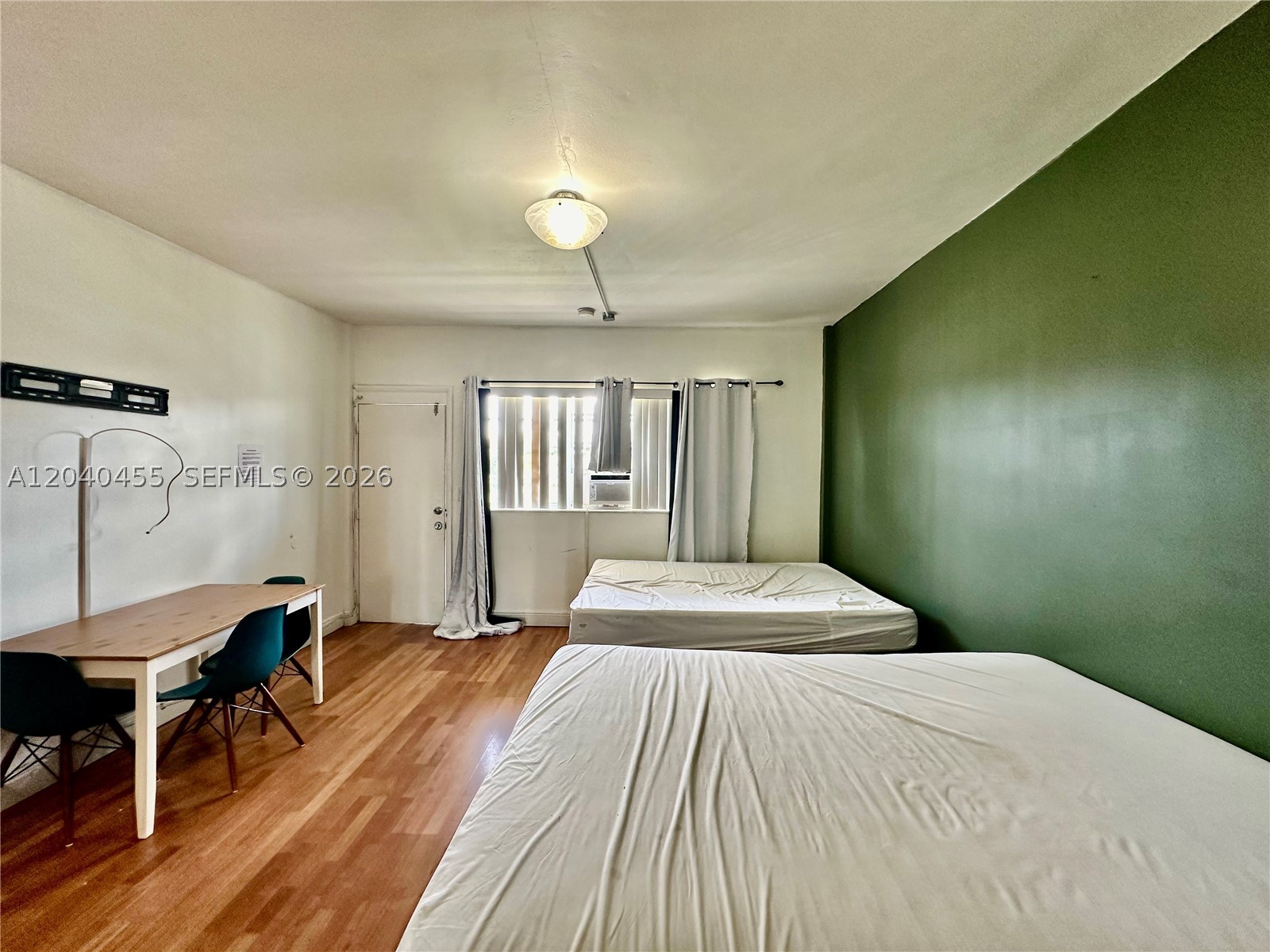 DIPLOMAT GOLF & RACQUET C - Residential