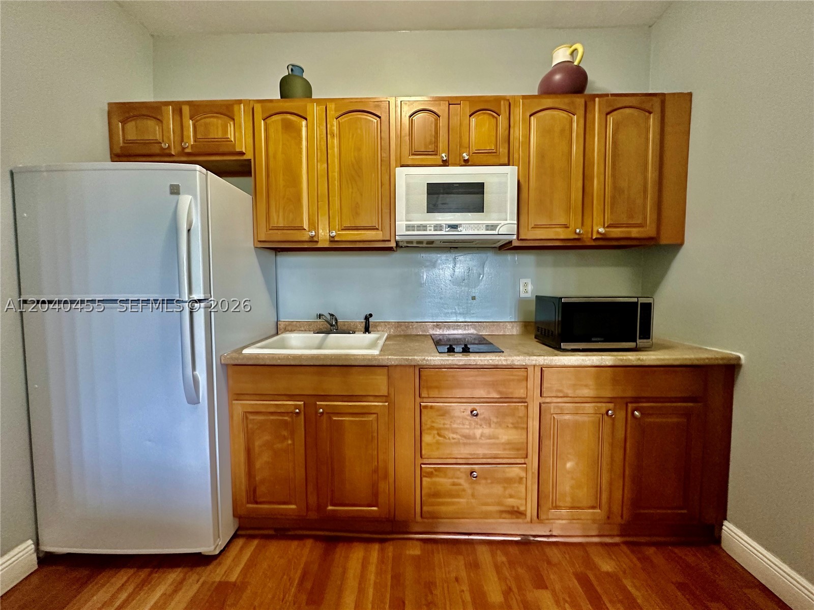 DIPLOMAT GOLF & RACQUET C - Residential